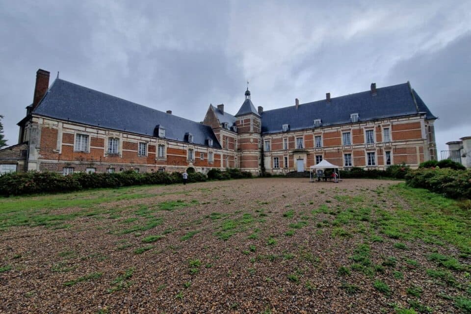 Château de Troissereux à vendre : découvrez le secret de ce joyau de la Renaissance à 2,9 M€